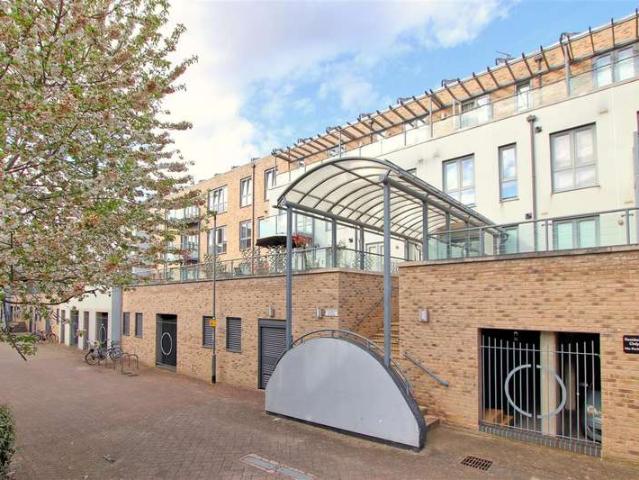 Flat for sale in Chesterton, Arbury