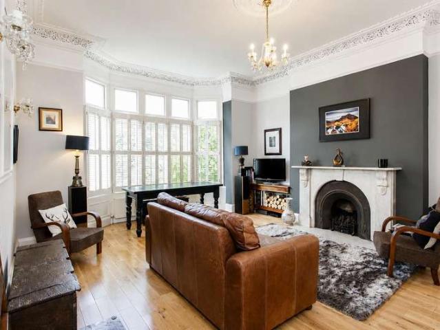Flat for sale in South Hampstead, Greater London