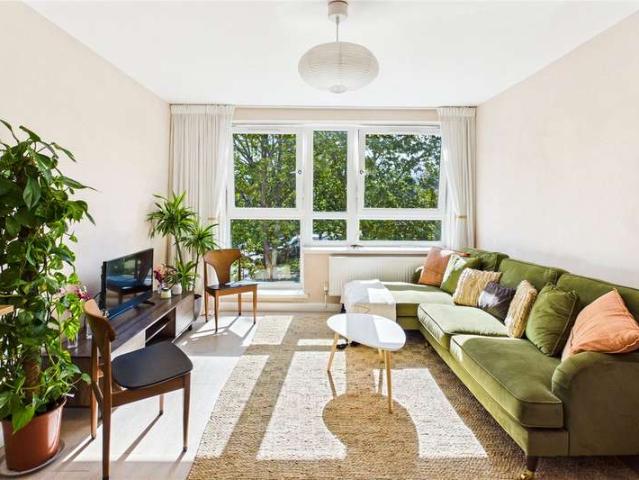 Flat for sale in St Martins Estate, Greater London