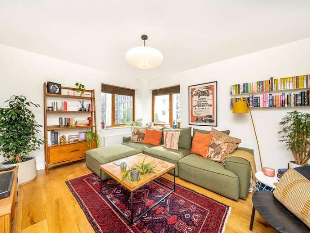 Flat for sale in St. George in the East, Shadwell