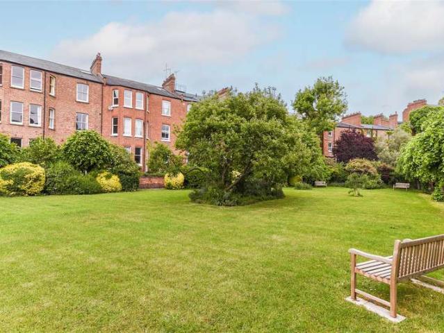 Flat for sale in South Hampstead, Greater London