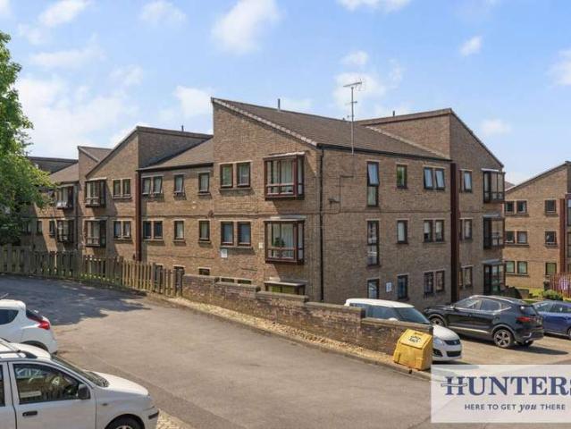 Flat for sale in Shaw Lane, Yeadon
