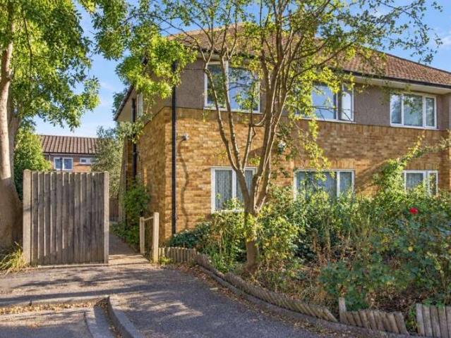 Flat for sale in London Borough of Bromley, Greater London
