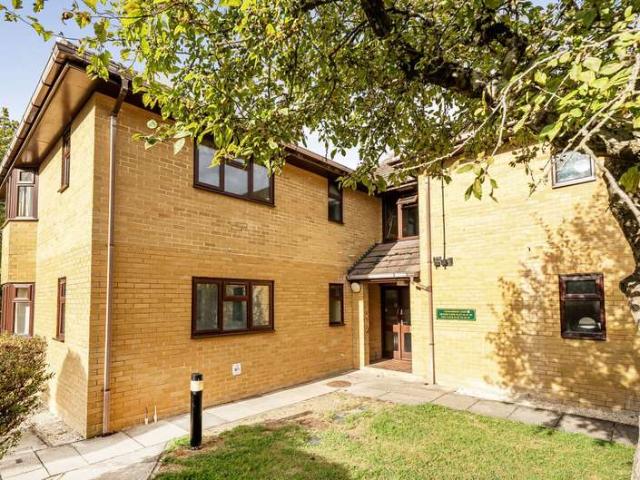 Flat for sale in Barton Stacey, Hampshire