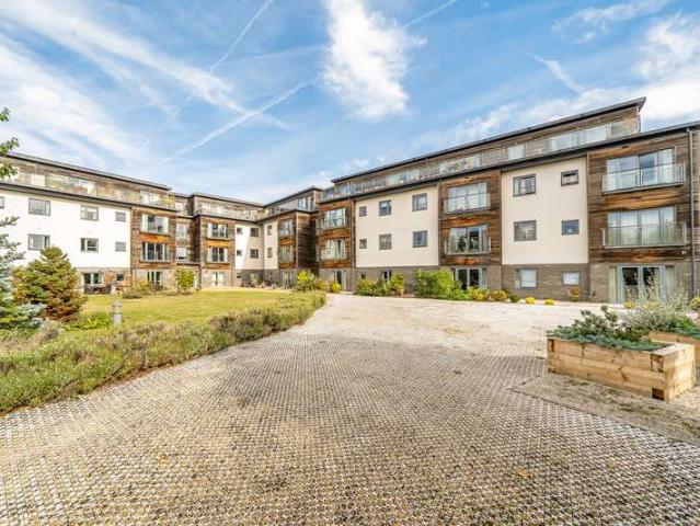 Flat for sale in Cogges, West Oxfordshire
