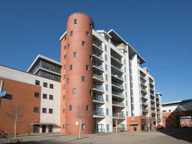 Flat for sale in Slough