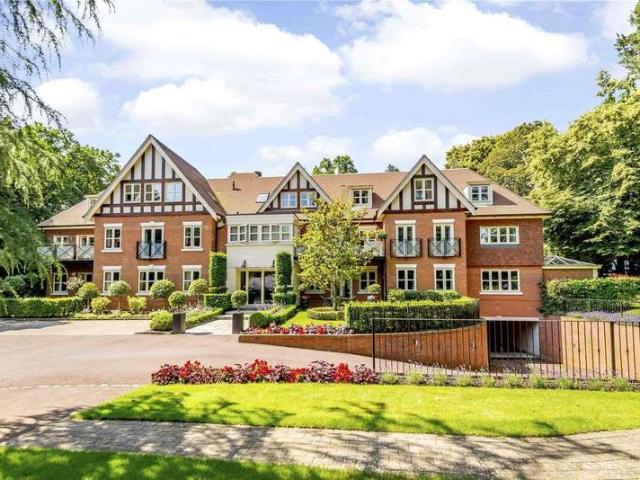 Flat for sale in Sunninghill and Ascot, South Ascot