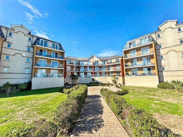 Flat for sale in Chatsworth Strand, Eastbourne