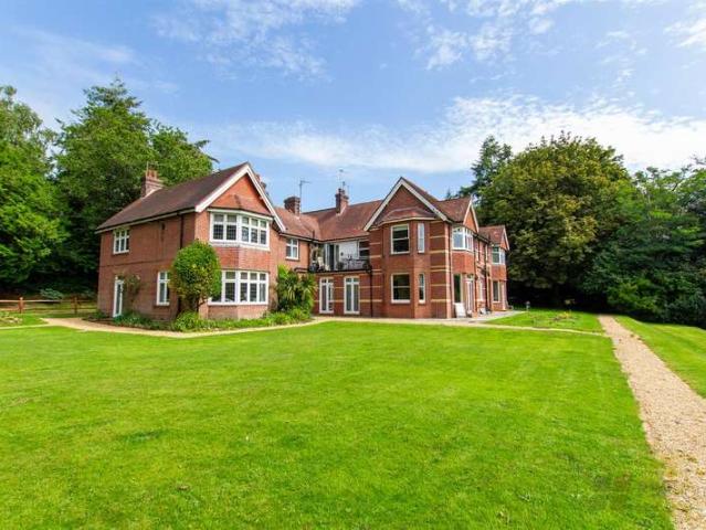 Flat for sale in Chailey, Iford