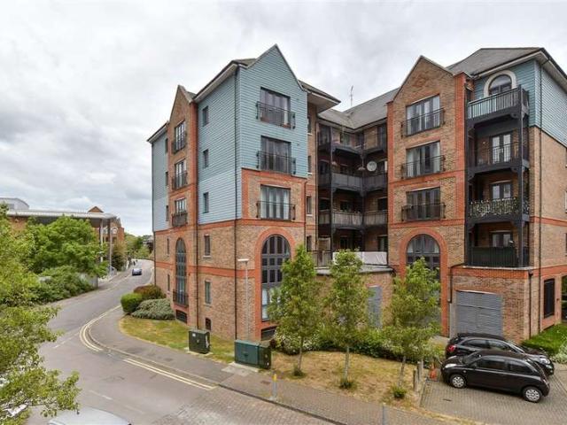Flat for sale in Brook Street, Bourne Vale