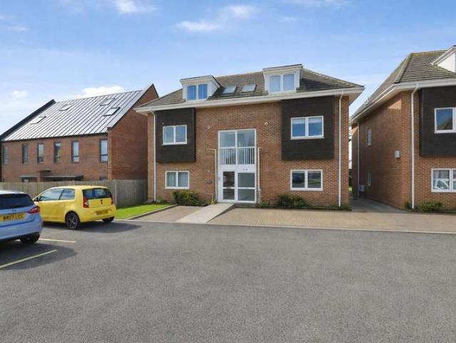 Flat for sale in Hill Park, Fareham