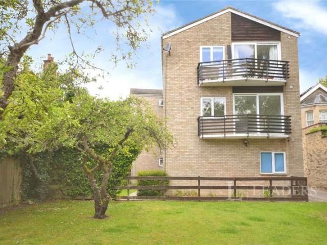 Flat for sale in Arbury, Cambridgeshire