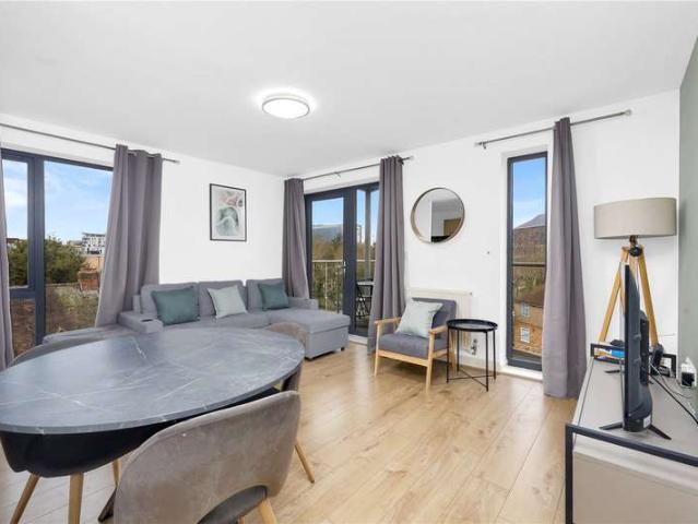 Flat for sale in Colindale, Greater London