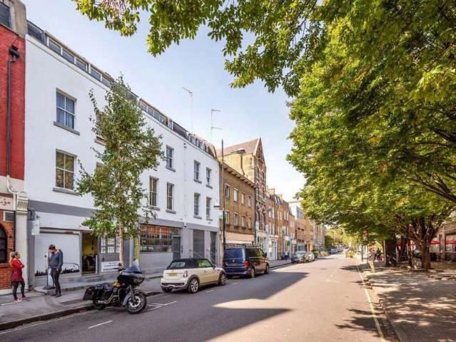 Flat for sale in Somers Town, Greater London