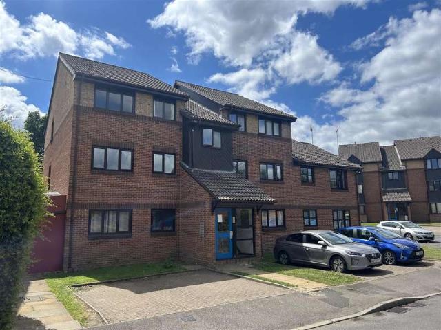 Flat for sale in Broadwater Down, Sandown Park