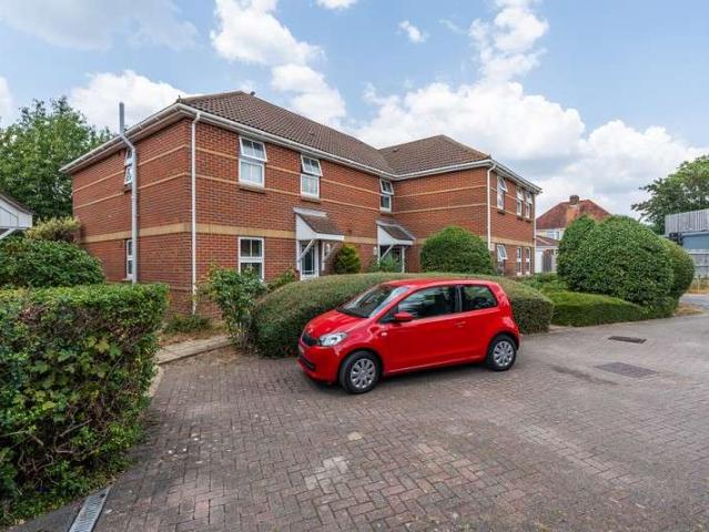 Flat for sale in Helford, Hampshire