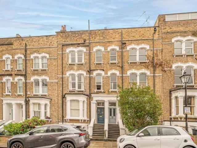 Flat for sale in Hampstead, Belsize Park