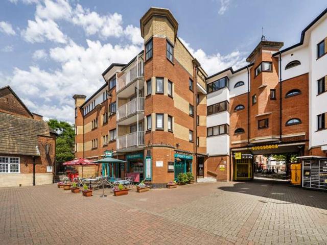 Flat for sale in The Slade, Oxfordshire