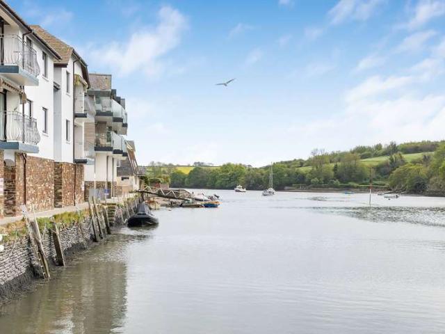 Flat for sale in Strode, Devon