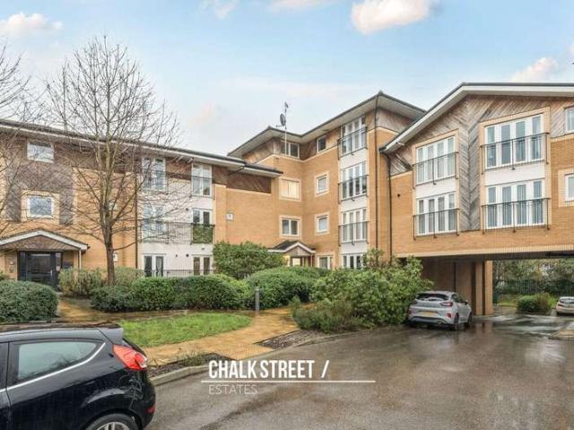 Flat for sale in Ardleigh Green, Greater London