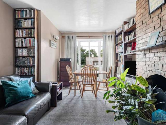 Flat for sale in Muswell Hill, Greater London