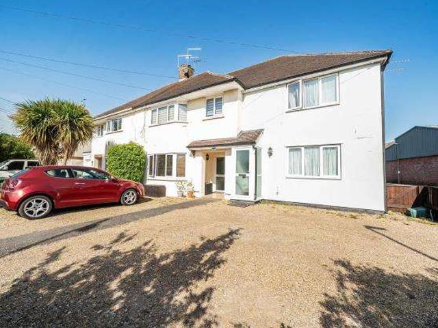Flat for sale in Dromore, Oxfordshire