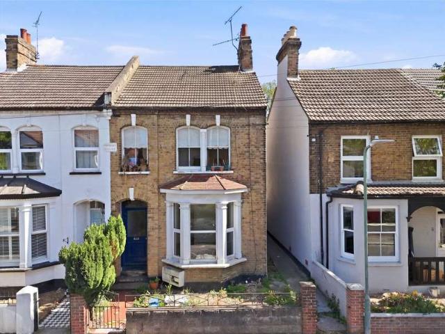 Flat for sale in Milton, Alton Barnes