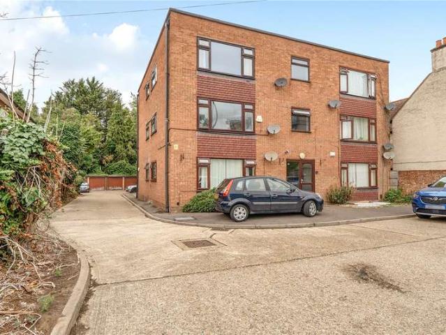 Flat for sale in Chalvey, Slough