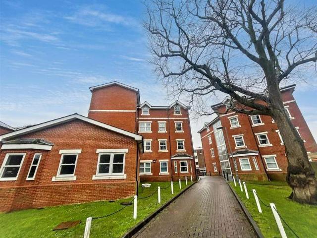 Flat for sale in Bridgemere, Eastbourne