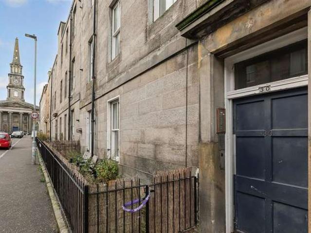 Flat for sale in North Leith, Leith
