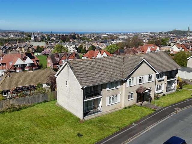 Flat for sale in South Cliff, Kepwick