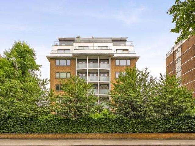 Flat for sale in St. John's Wood, Greater London