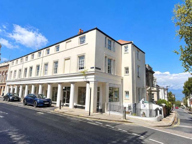 Flat for rent in Binstead, Ryde