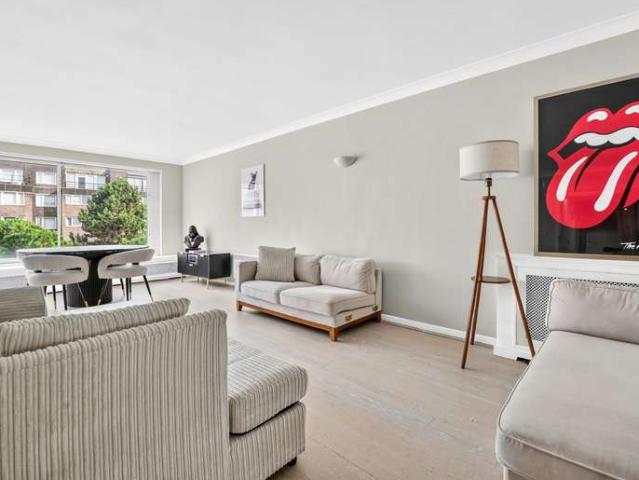 Flat for sale in City of Westminster, Greater London