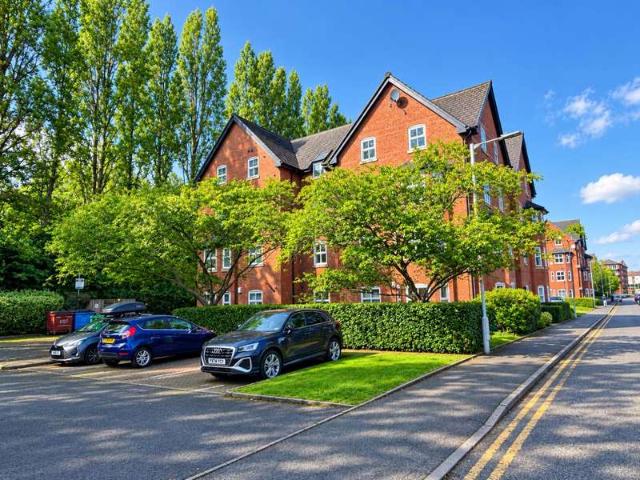 Flat for sale in Parrs Wood, Georgia