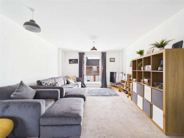 Flat for sale in Broomhill, Bristol