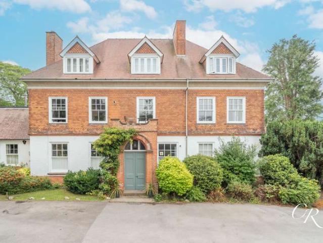 Flat for sale in Golden Valley, Gloucestershire