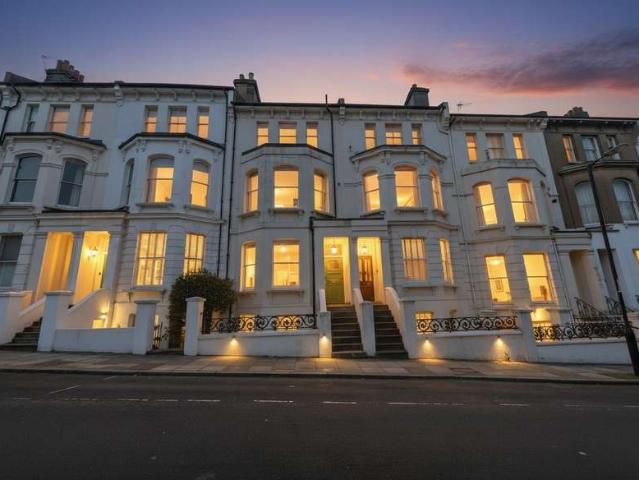 Flat for sale in Round Hill, Brighton & Hove