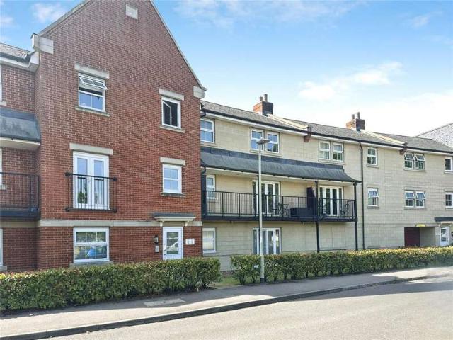 Flat for sale in Shinfield