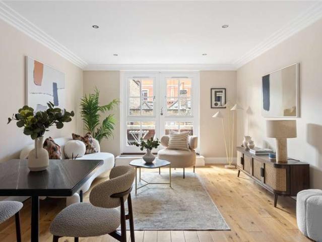 Flat for sale in Covent Garden, Greater London