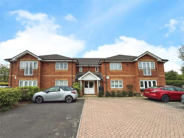 Flat for sale in Emmbrook, Wokingham