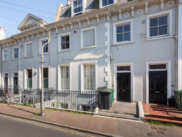 Flat for sale in Round Hill, Brighton & Hove