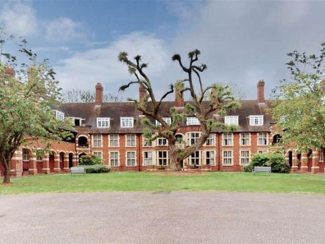 Flat for rent in Hampstead Garden Suburb, Greater London