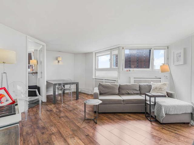 Flat for sale in Brompton, Greater London