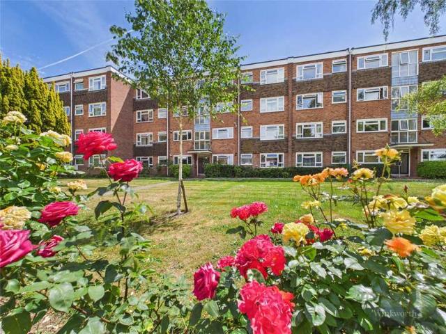 Flat for sale in Royal Borough of Kingston upon Thames, Greater London
