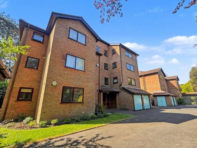 Flat for sale in West Cliff, Bournemouth