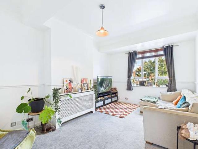 Flat for rent in Goring-by-Sea, Worthing