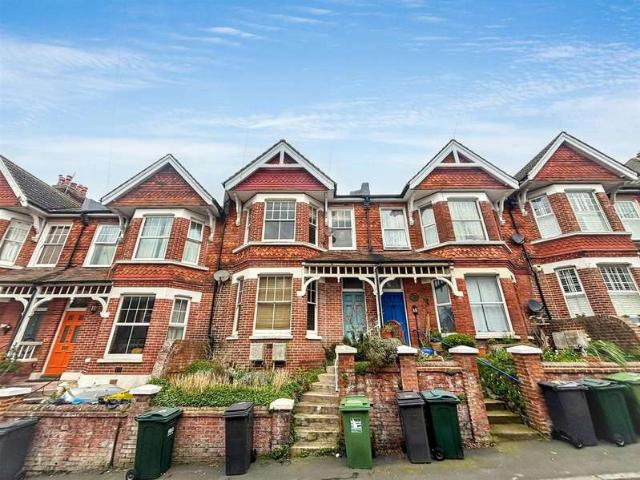 Flat for sale in Eastbourne, East Sussex
