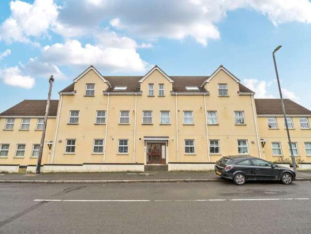 Flat for sale in Cadbury Heath, South Gloucestershire