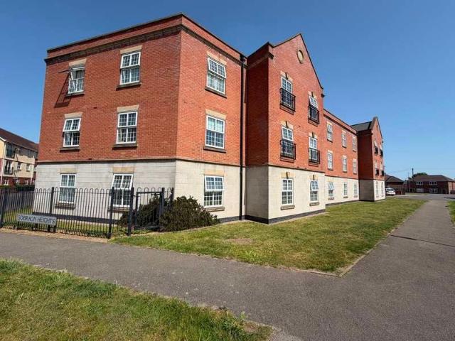 Flat for sale in Ermine West, Brayford